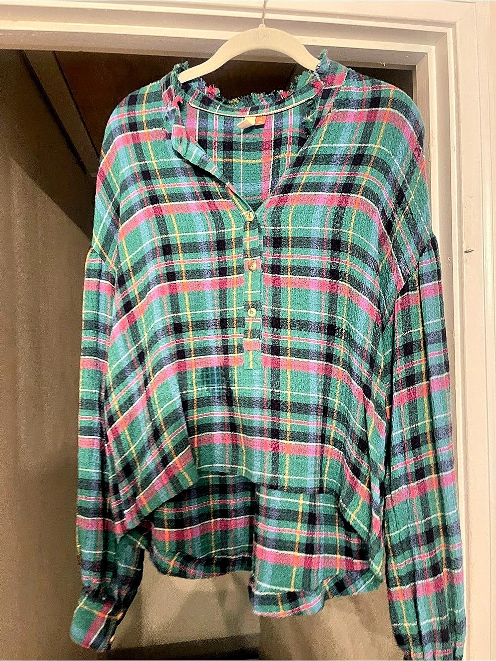 Pilcro Hadley Relaxed Plaid Buttondown Shirt Blouse Green & Pink Medium